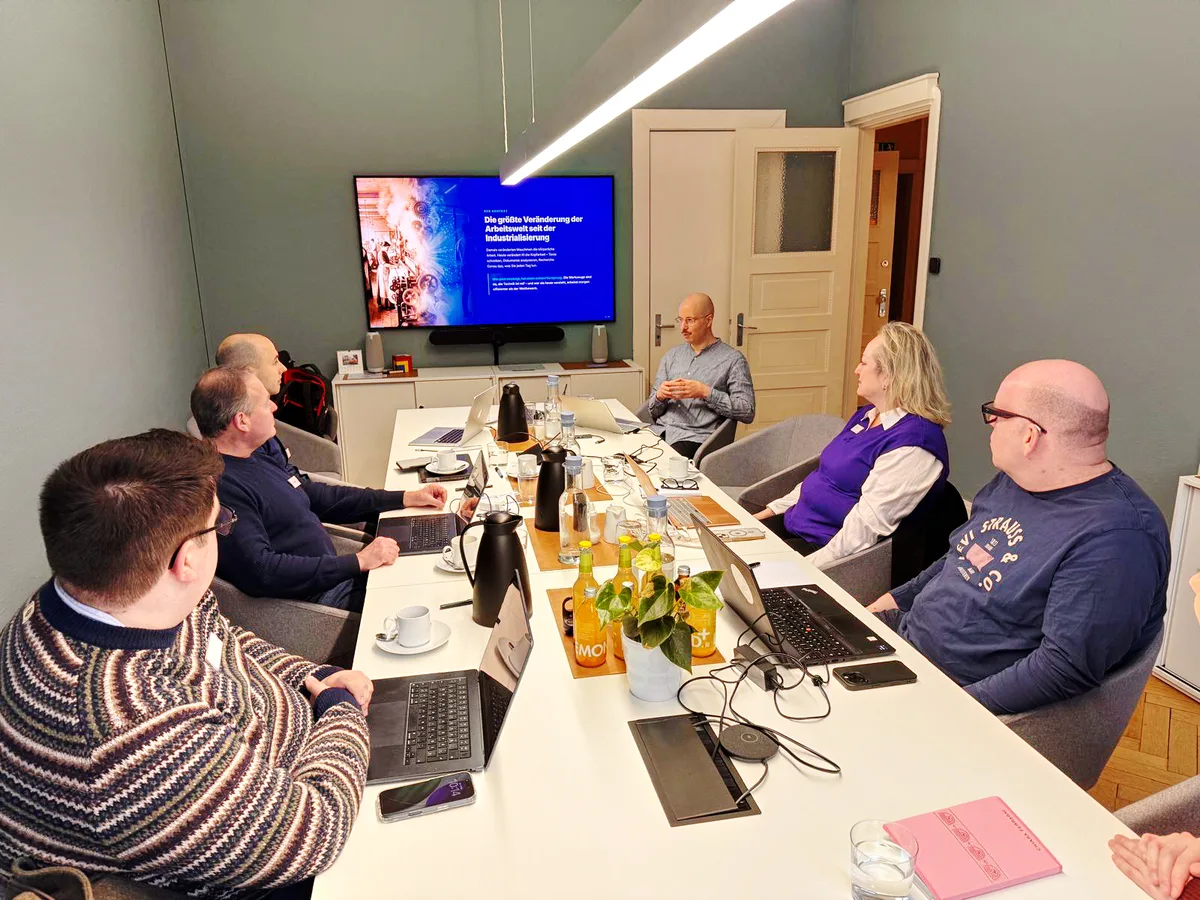 KI-Seminar für Arbeitsrechtler – Kleingruppe bei einer Live-Demo